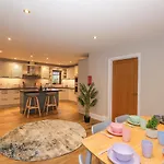 Crooklands * Milnthorpe